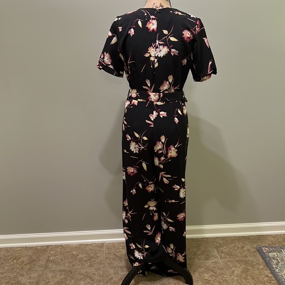 Floral Jumpsuit. - Picture 2 of 5